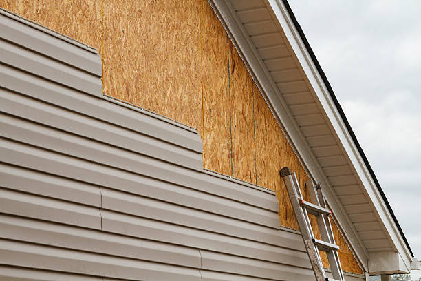 24/7 Emergency Vinyl Siding experts in Oakville, CT